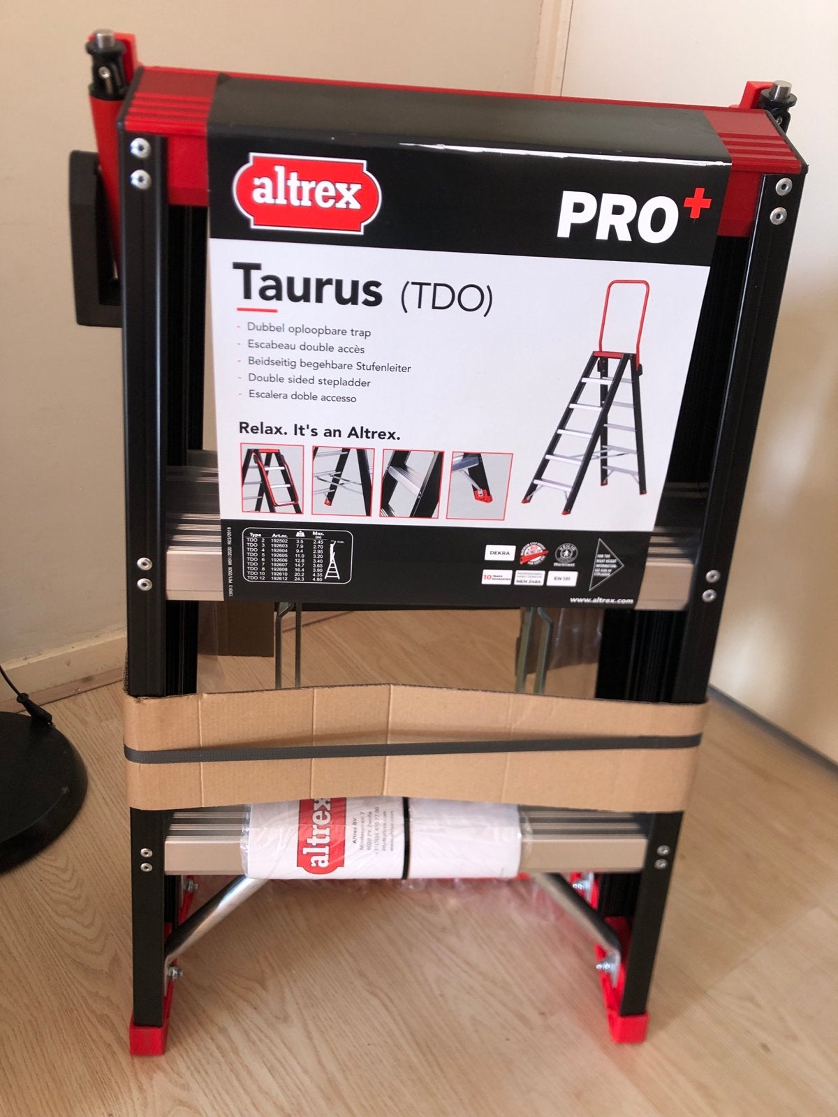 Altrex Taurus PRO+ Dubbel oploopbare magazijntrap, Ophalen, Trap, Nieuw, Opvouwbaar of Inschuifbaar