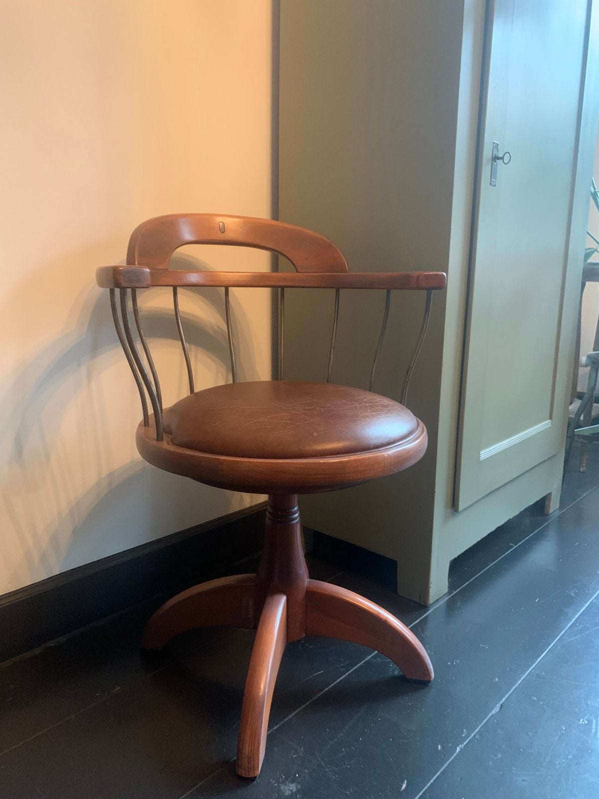 Schuitema Shaker stoel, Ophalen