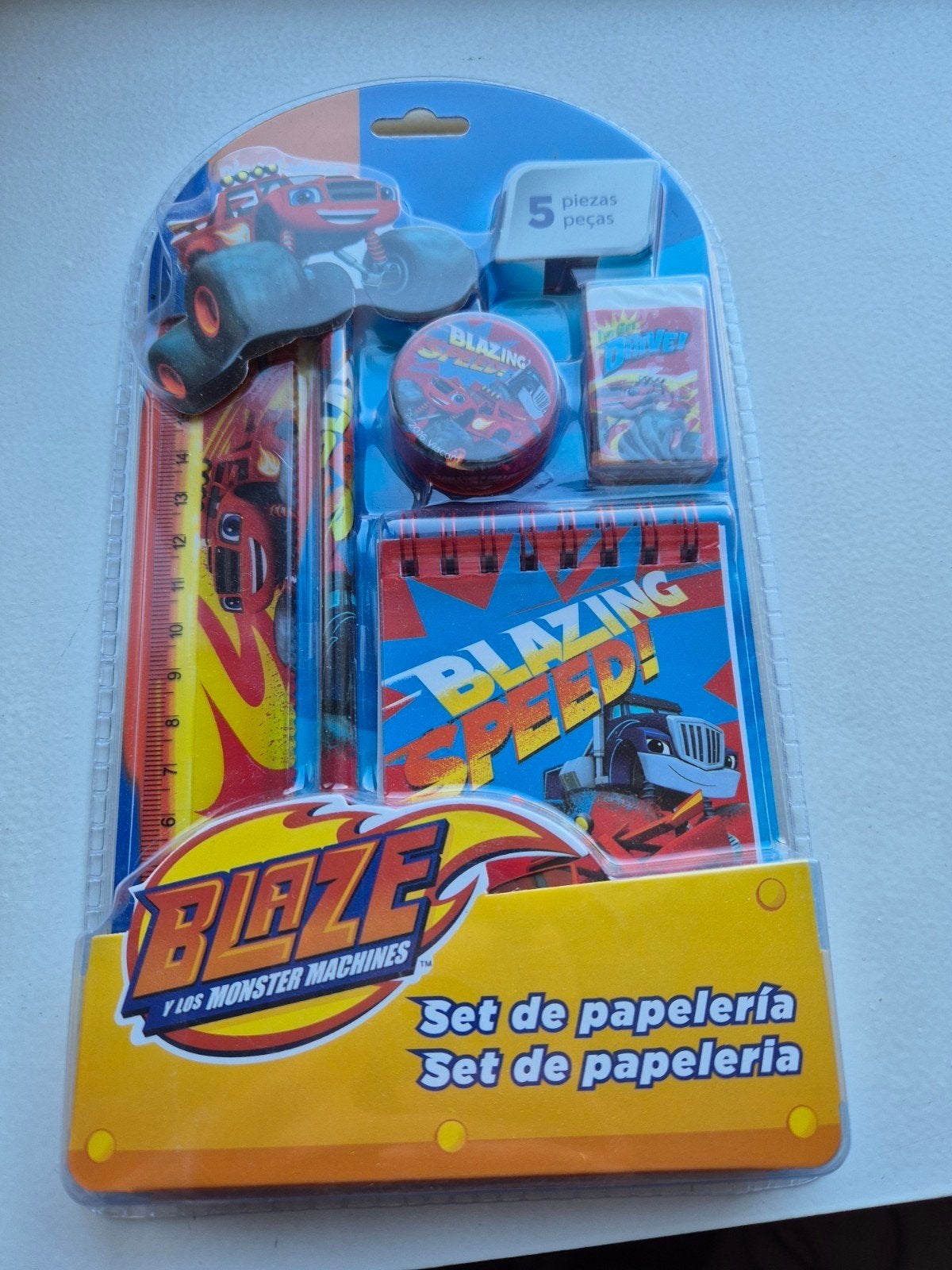 Deze leuke 5-delige schrijfset van Blaze en de Monsterwielen, Diversen, Schoolbenodigdheden, Ophalen of Verzenden