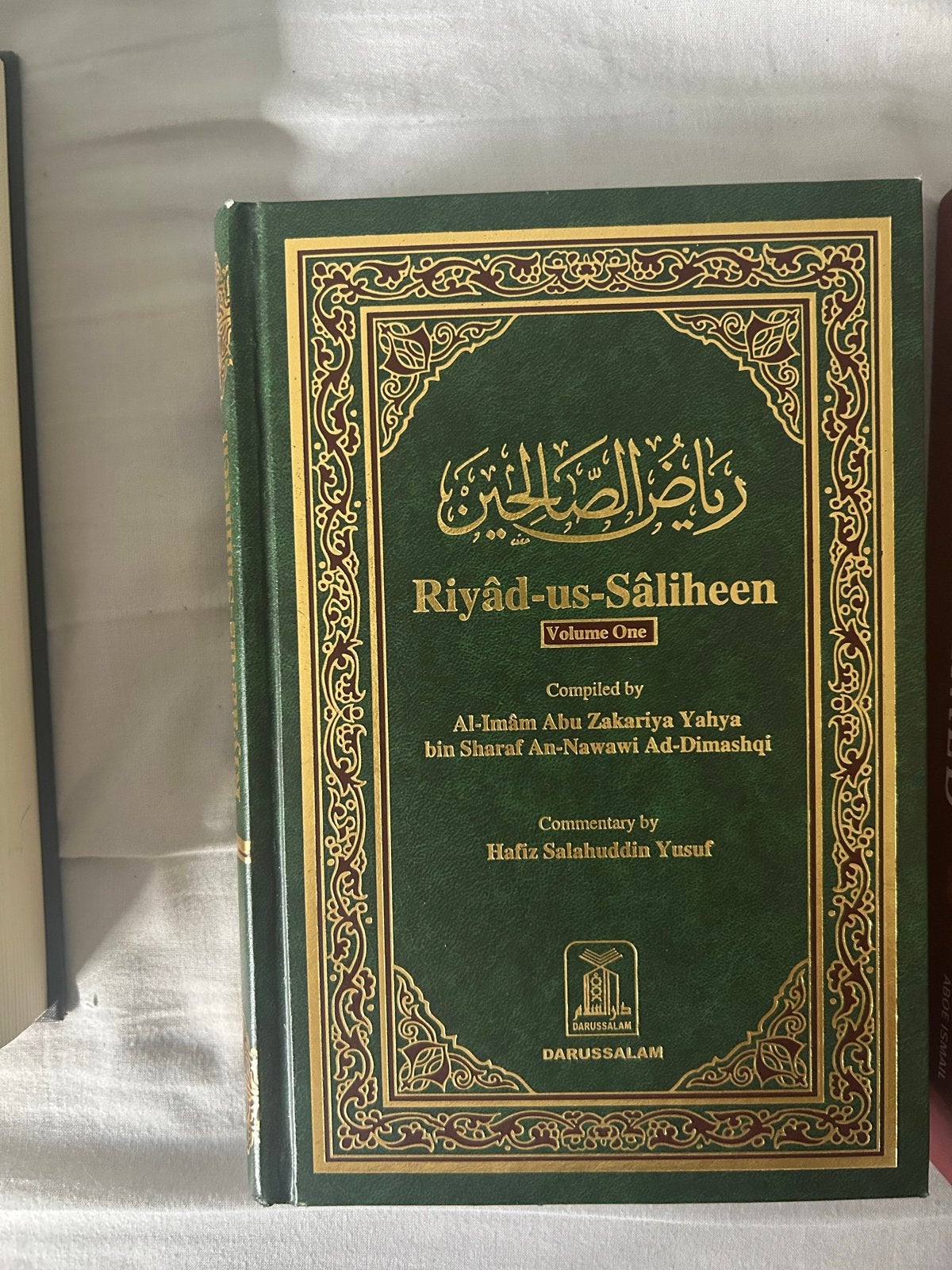 Riyad-us-Saliheen Volume 1 & 2 - Islamitische Hadith, Ophalen of Verzenden, Zo goed als nieuw, Islam