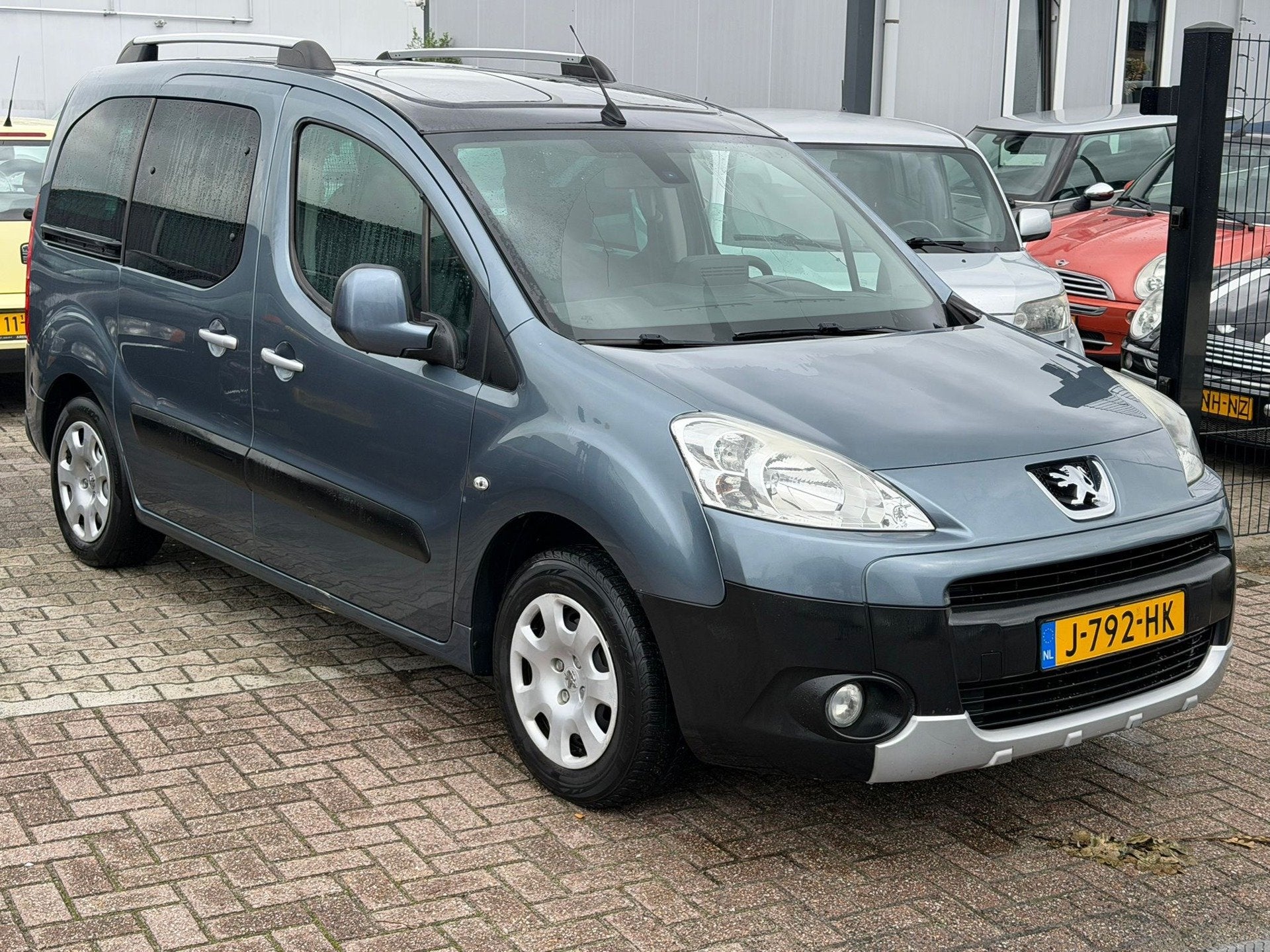 Peugeot Partner Tepee 1.6 XT Style 2010 5-Persoons LPG-G3 Ni, Voorwielaandrijving, Euro 5, Gebruikt, 4 cilinders