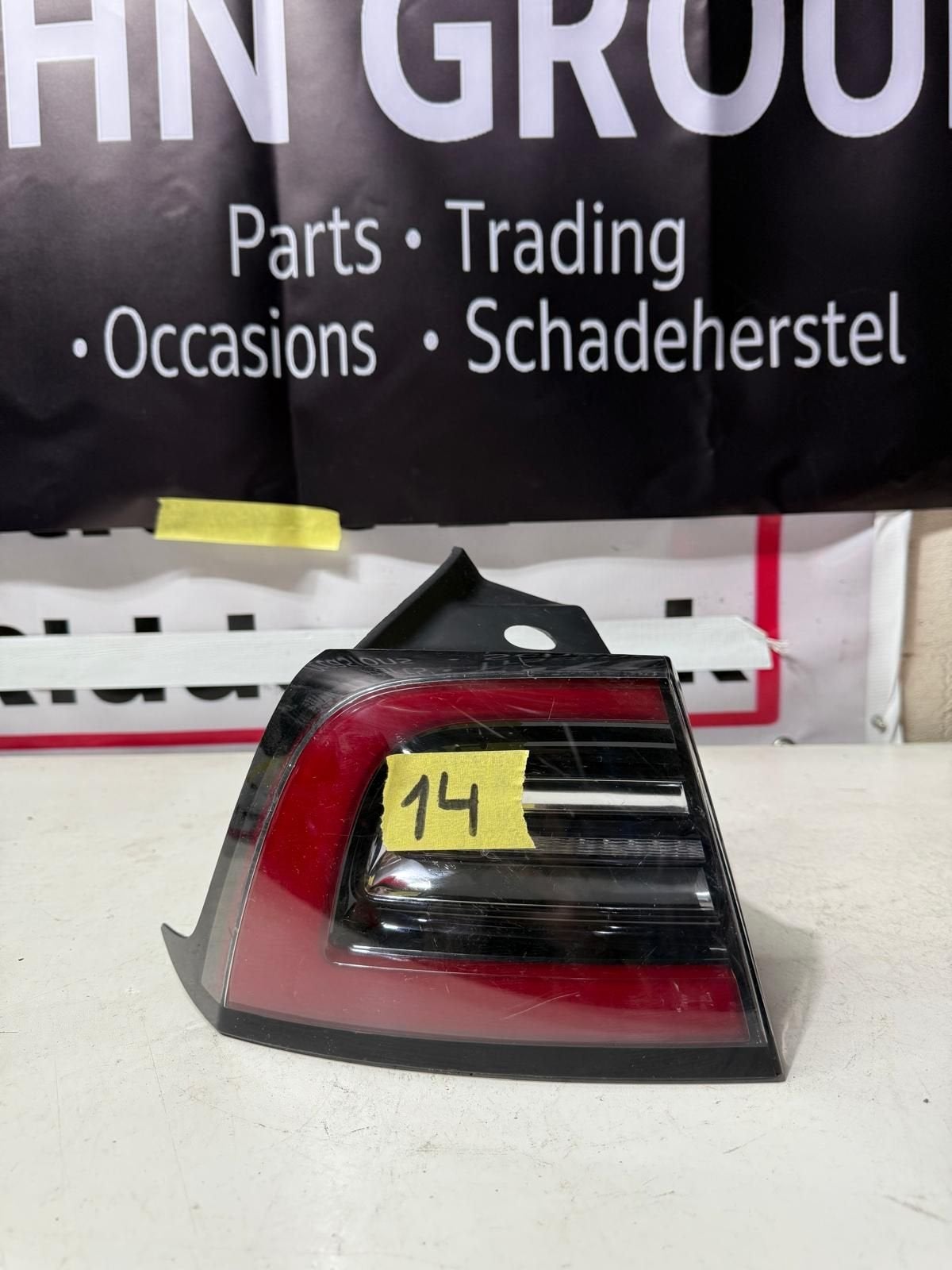 Tesla Model 3 Achterlicht 1077397, Gebruikt, -, -, Ophalen of Verzenden