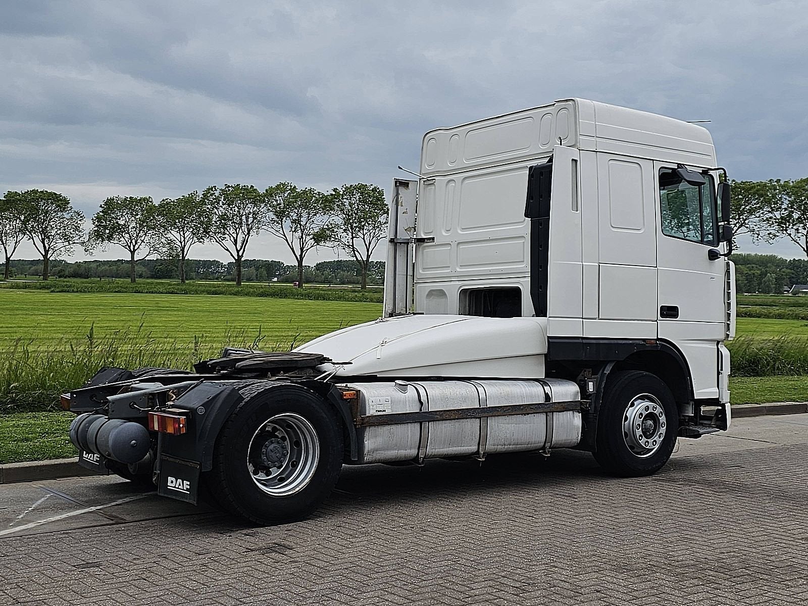 DAF XF 95.380 spacecab euro 2, Auto's, Vrachtwagens, Euro 2, Wit, Standkachel, Bedrijf