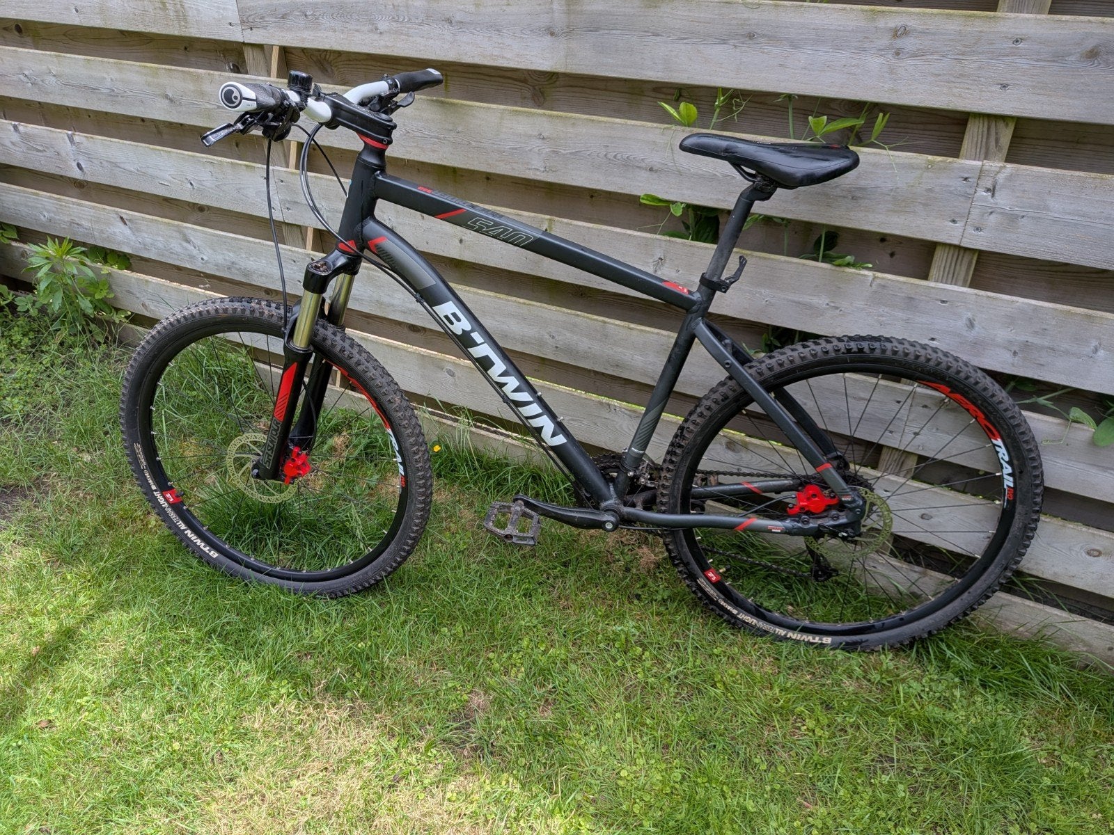 B'TWIN Rockrider 520 Mountainbike - Zo goed als nieuw, Fietsen en Brommers, Fietsen | Mountainbikes en ATB, Ophalen, Hardtail