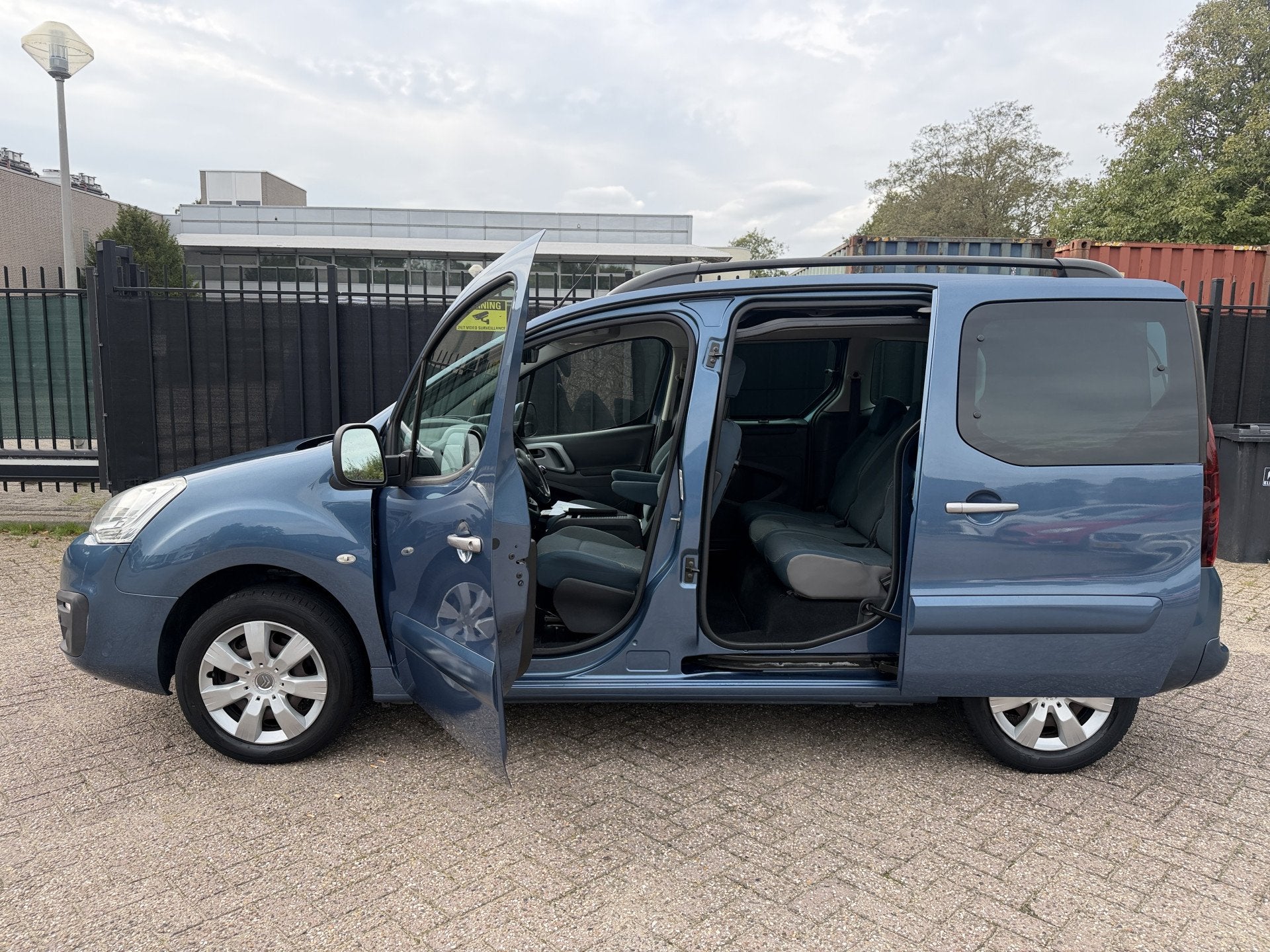 Citroën Berlingo 1.2 PureTech XTR Clima/Navi/Camera/Cruise/, Voorwielaandrijving, Stof, Gebruikt, 1199 cc