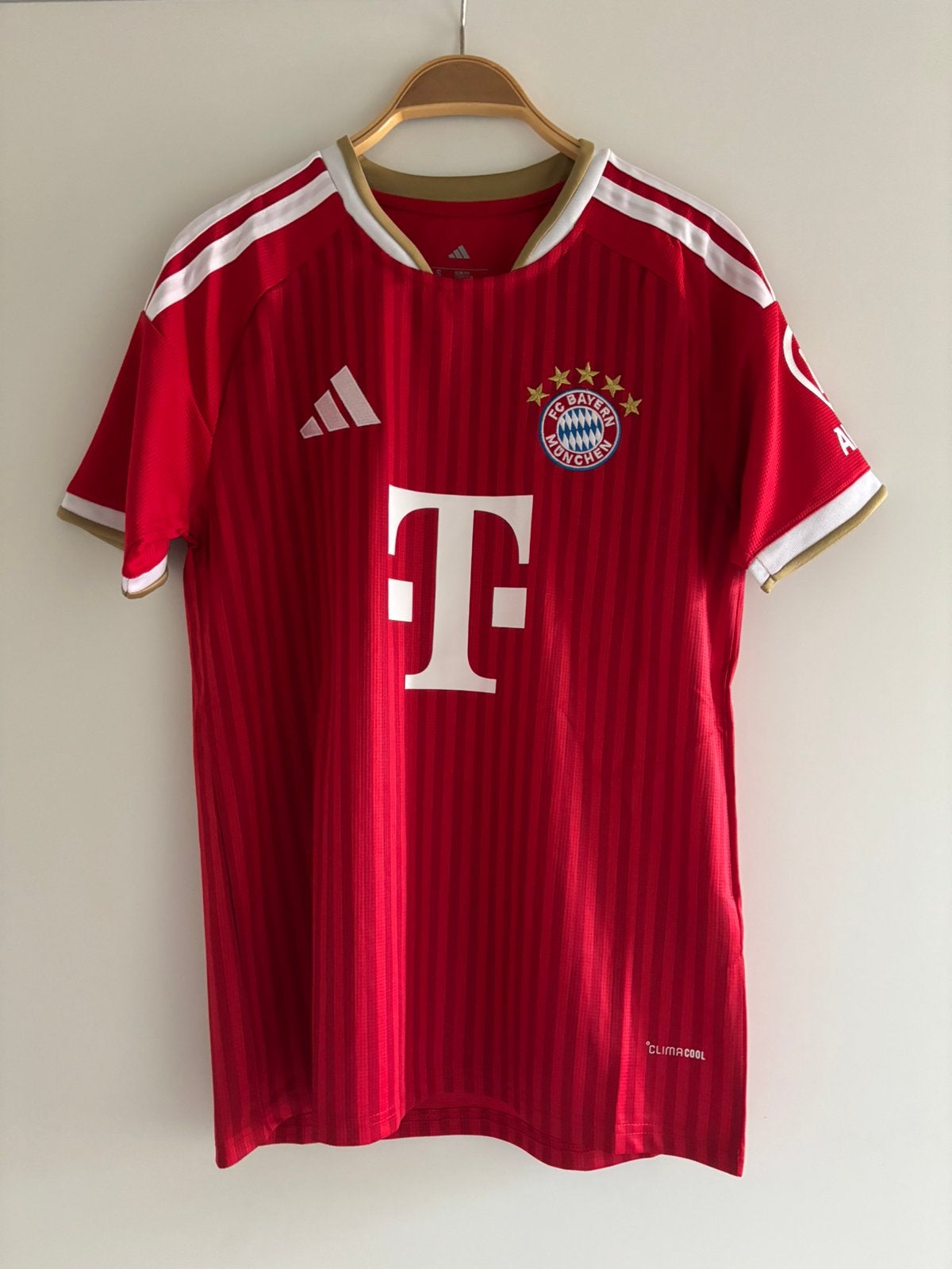 FC Bayern München 2026/ 27 thuisshirt, Maat S, Ophalen of Verzenden, Zo goed als nieuw, Shirt