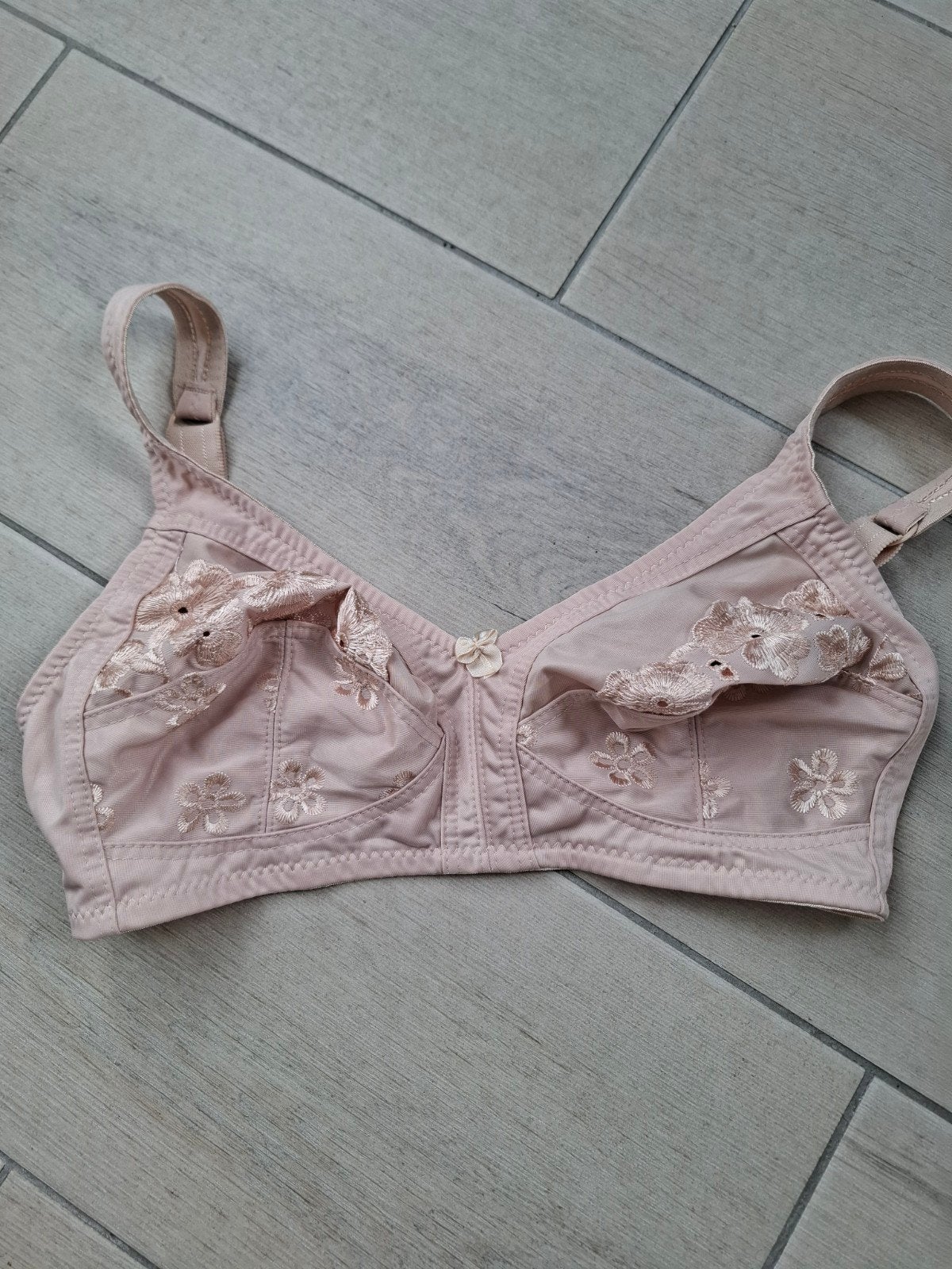 Millesia BH beige met bloemenborduursel,maat 80DD/ 80 E, Kleding | Dames, Millesia, Ophalen of Verzenden, Beige, BH