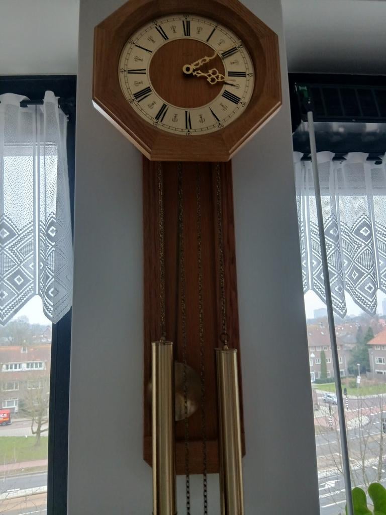 Eikenhouten hangklok, Ophalen, Gebruikt, Analoog, Wandklok