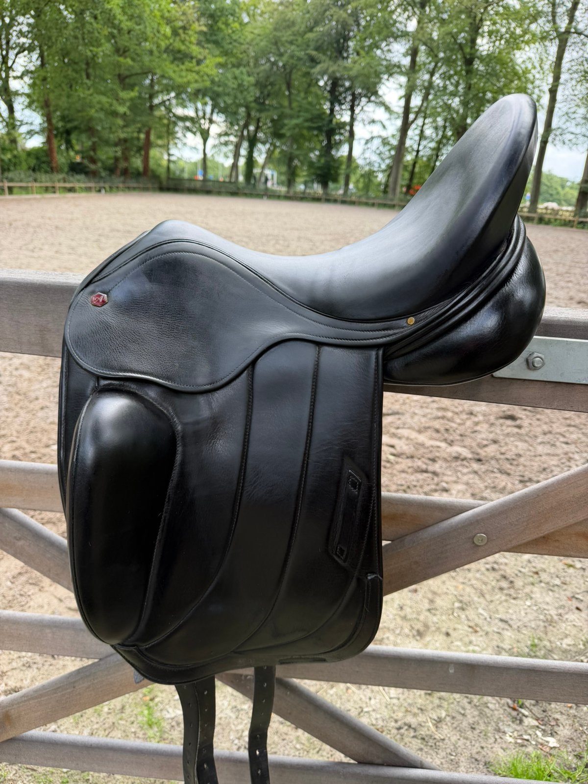 Top Albion Fabrento dressuurzadel 17.5 zwart, L (17.5 inch), Dressuur, Overige merken, Diepe zit