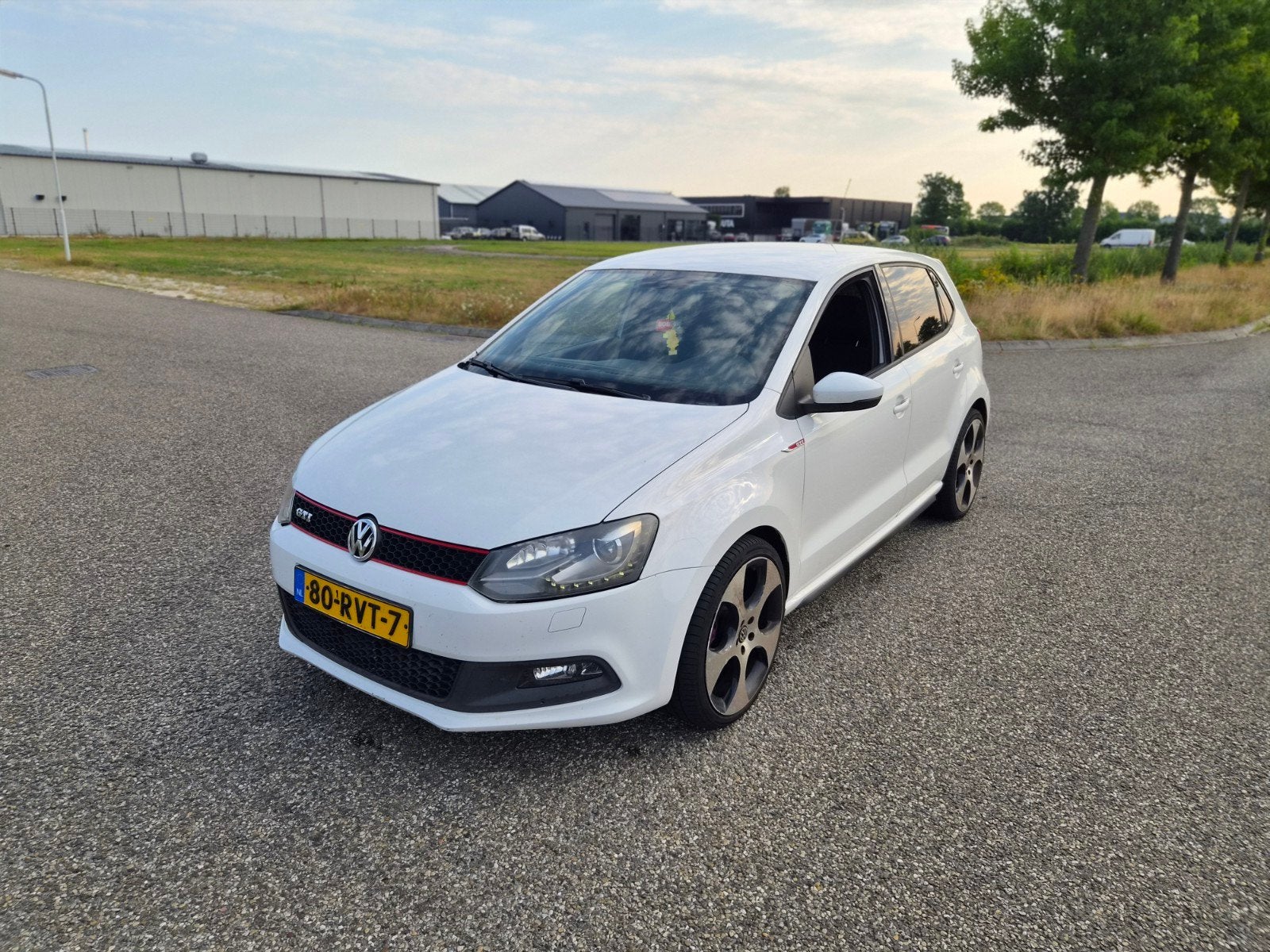 Volkswagen Polo 1.4 TSI 132KW  DSG 2011 ADV GOED LEZEN!!!!, 1169 kg, 4 cilinders, 179 pk, Wit