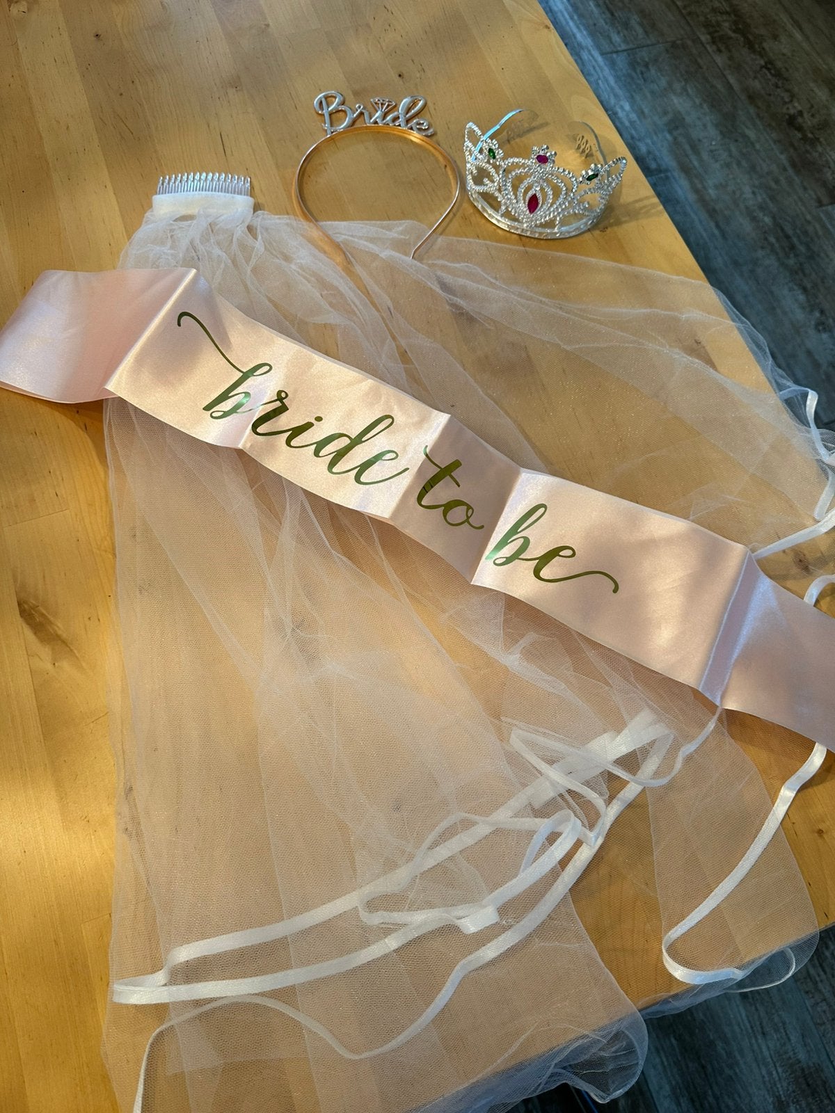 Outfit Bride to be / vrijgezellenfeestje, Ophalen, Zo goed als nieuw, Versiering, Geboorte of Huwelijk