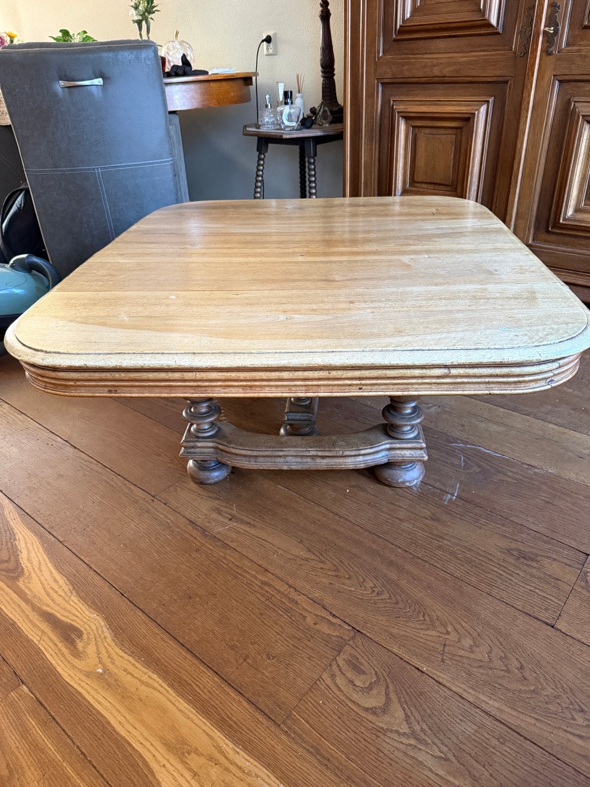 Antieke houten salontafel, Ophalen
