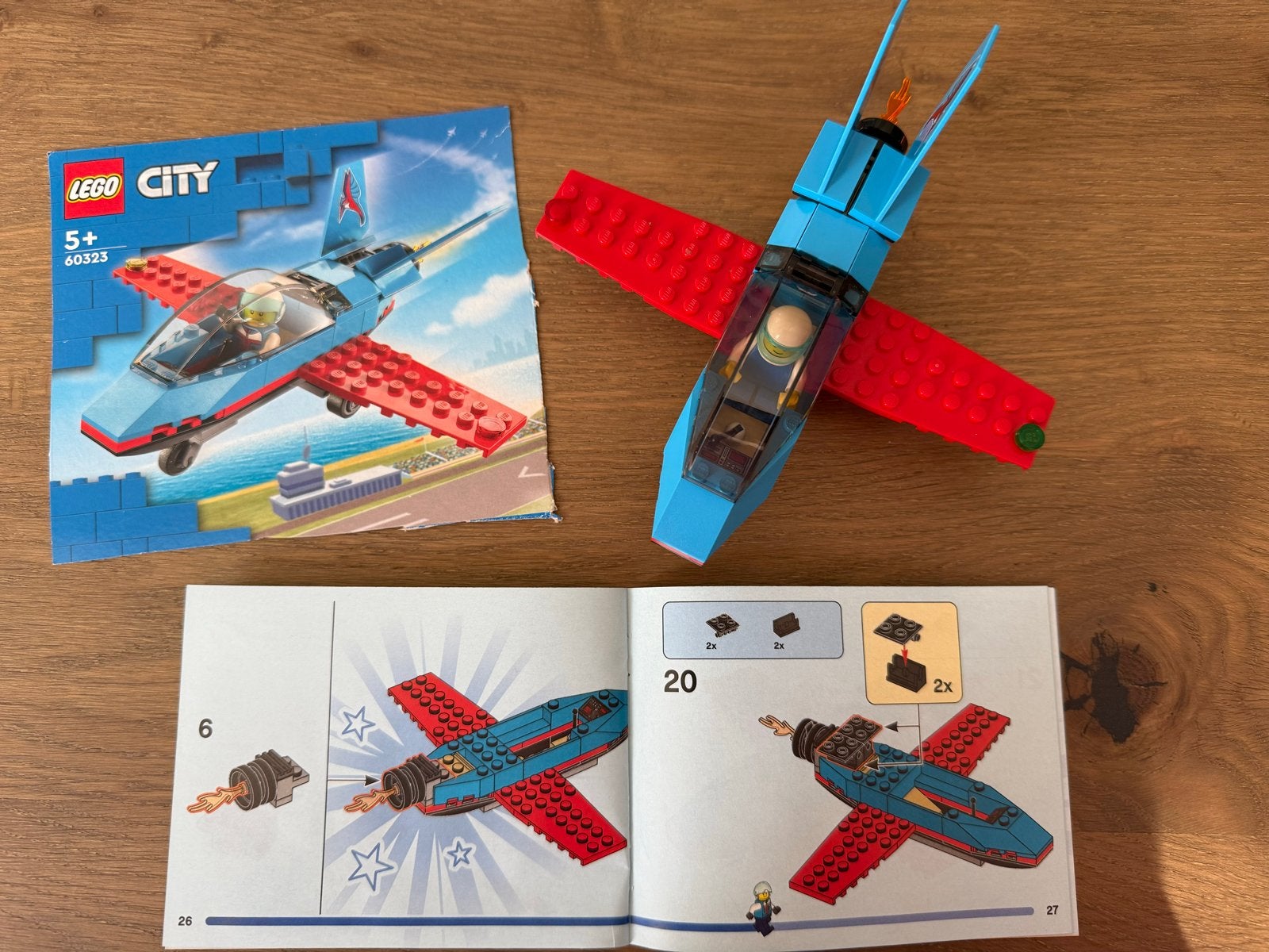 Lego City 60323 Stuntvliegtuig - Compleet met instructie, Lego, Ophalen of Verzenden, Compleet, Complete set