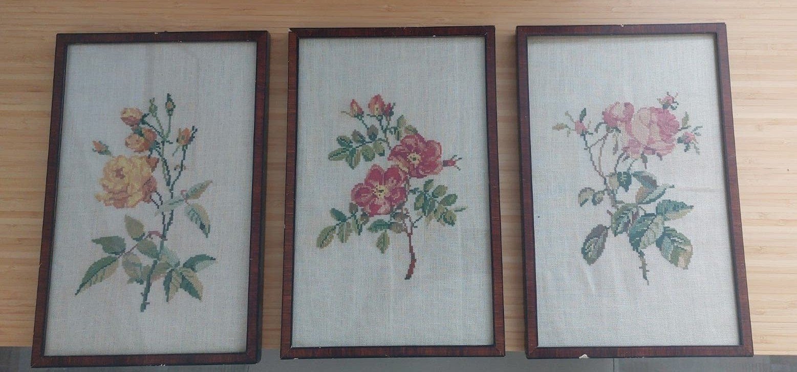Set van 3 geborduurde bloemen schilderijtjes, Huis en Inrichting, Woonaccessoires | Schilderijen, Tekeningen en Foto's, Minder dan 50 cm