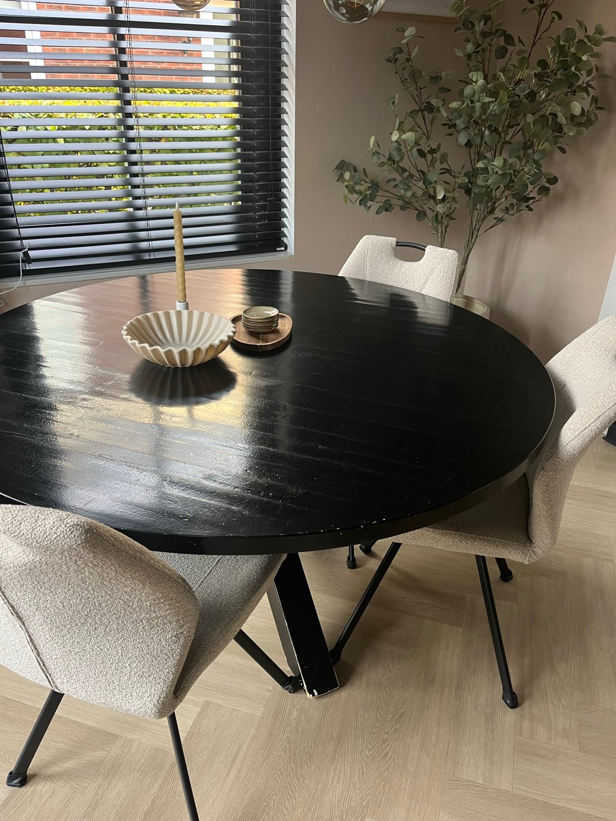 GRATIS Ronde houten eettafel 160 - zwart (opknapper), Huis en Inrichting, Ophalen, Gebruikt, 150 tot 200 cm, Rond