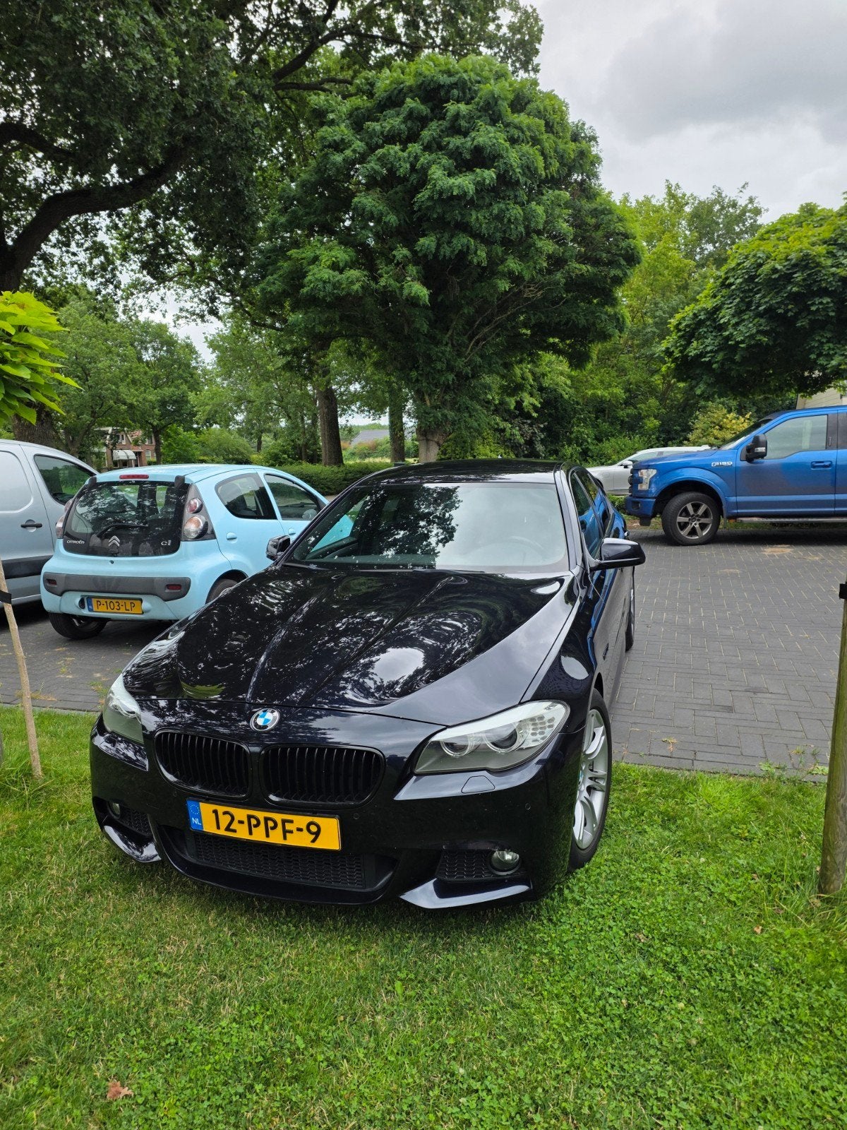 BMW 5-Serie 3.0 I 523 AUT 2011 Zwart, Auto's, Achterwielaandrijving, 2000 kg, Origineel Nederlands, 750 kg