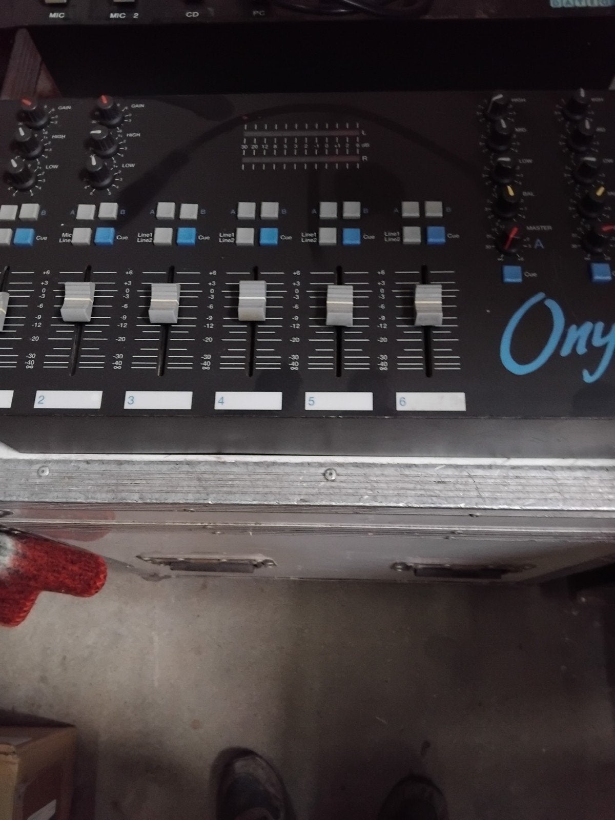 Dateq Onyx DJ Mixer - Gebruikt maar in nette staat, Ophalen, Gebruikt, Dateq, Onbekend
