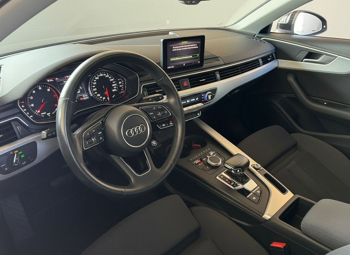 Audi A4 Avant 35 TFSI 2.0 150PK S-TRONIC SPORT EDITION NAVI/, Auto's, 12 maanden, Gebruikt, 4 cilinders, A4