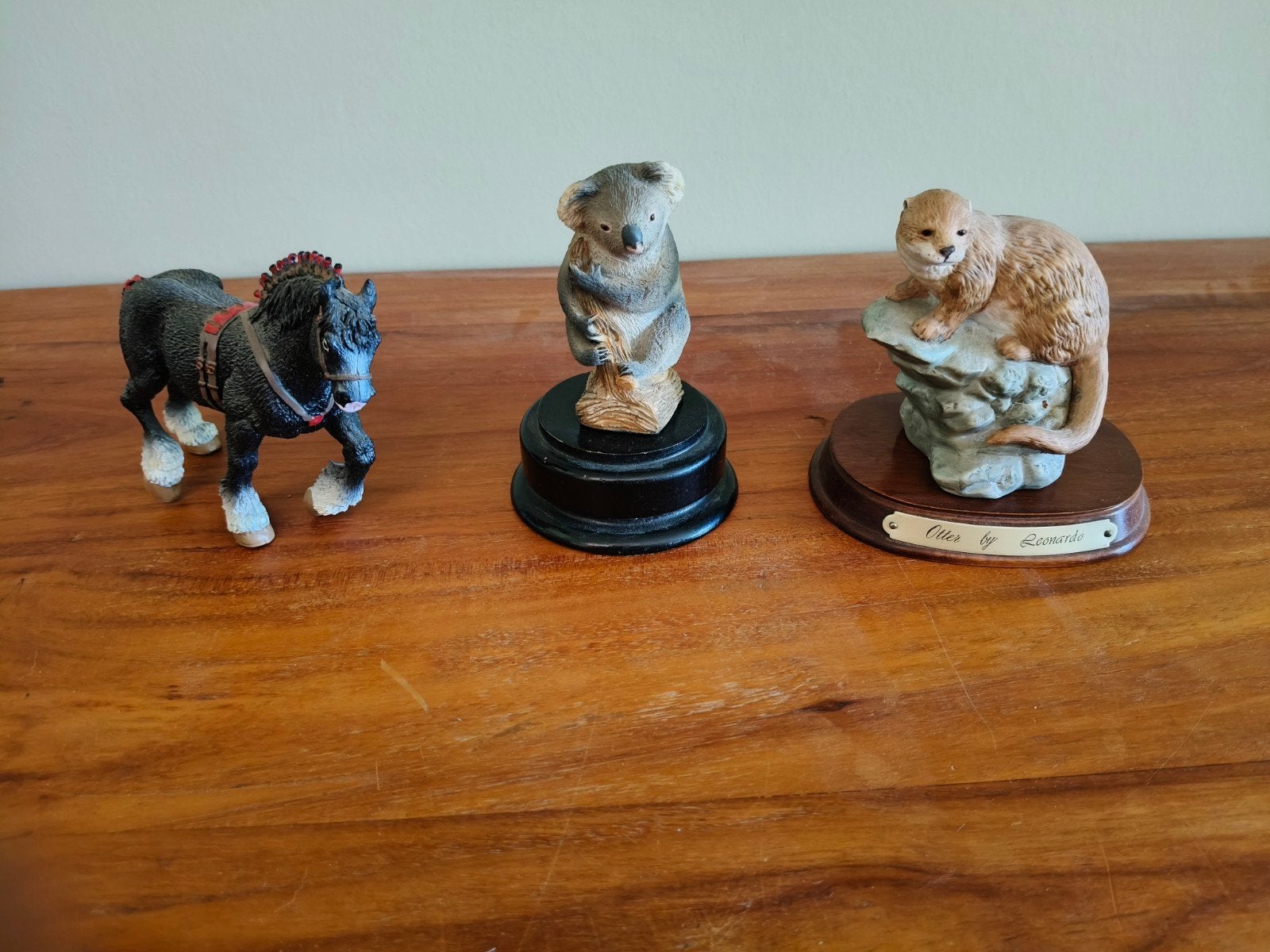 Dierenfiguren: Otter, Koala en Paard Beeldjes, Verzamelen, Ophalen of Verzenden, Zo goed als nieuw, Paard, Beeldje of Figuurtje