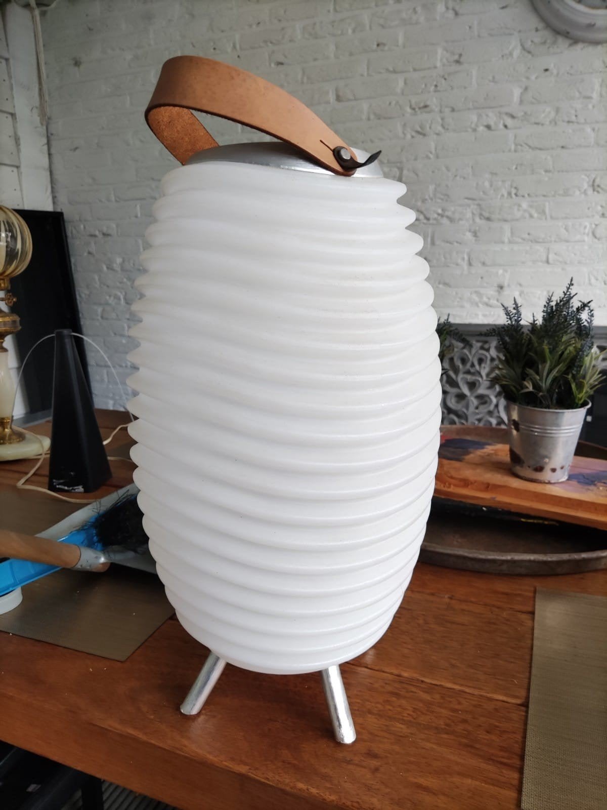 Kooduu wijnkoeler model 50 met LED lamp en bluetooth speaker, Huis en Inrichting, Wit, Kunststof, Ophalen of Verzenden, Zo goed als nieuw