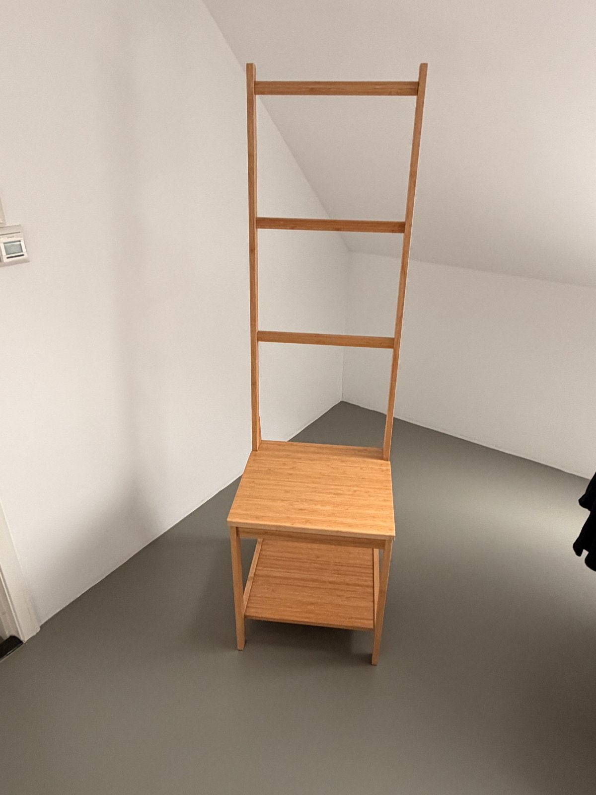 Houten stoel met opbergruimte en kledingrek (Ikea), Ophalen, Gebruikt, Overige kleuren, Eén
