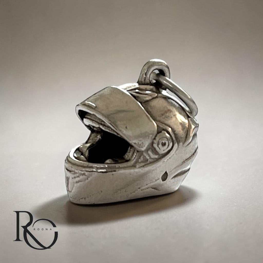 Zilveren motorhelm hanger 925 zilver – handgemaakt, Overige voorstellingen, Verzenden, Nieuw, Zilver