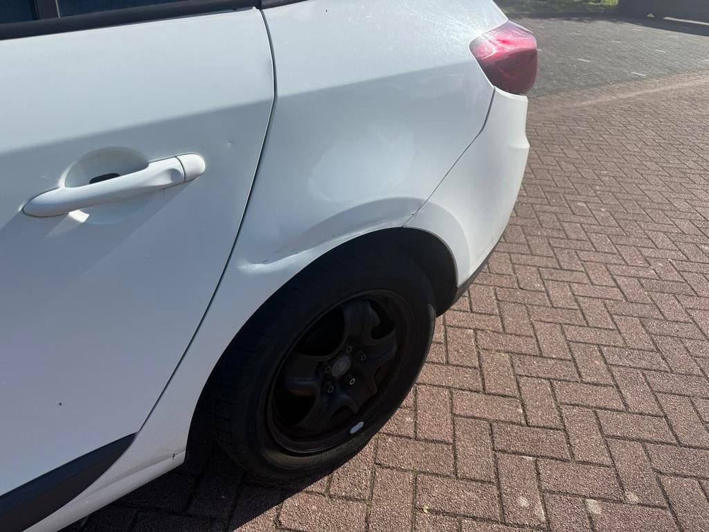 Renault Mégane 1.5 DCI AUT 2013 Wit, Auto's, Stof, 4 cilinders, 1264 kg, Wit