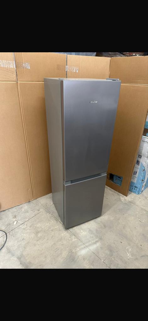Comfee Koelkast-vriezer RCB169DS2(E) - 150cm, 115+59L, Zilve, Ophalen, 150 tot 200 liter, Met aparte vriezer, Zo goed als nieuw
