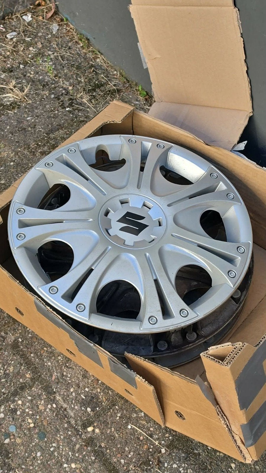 3 stuuks 14 inch Suzuki wieldoppen, Ophalen of Verzenden, Gebruikt