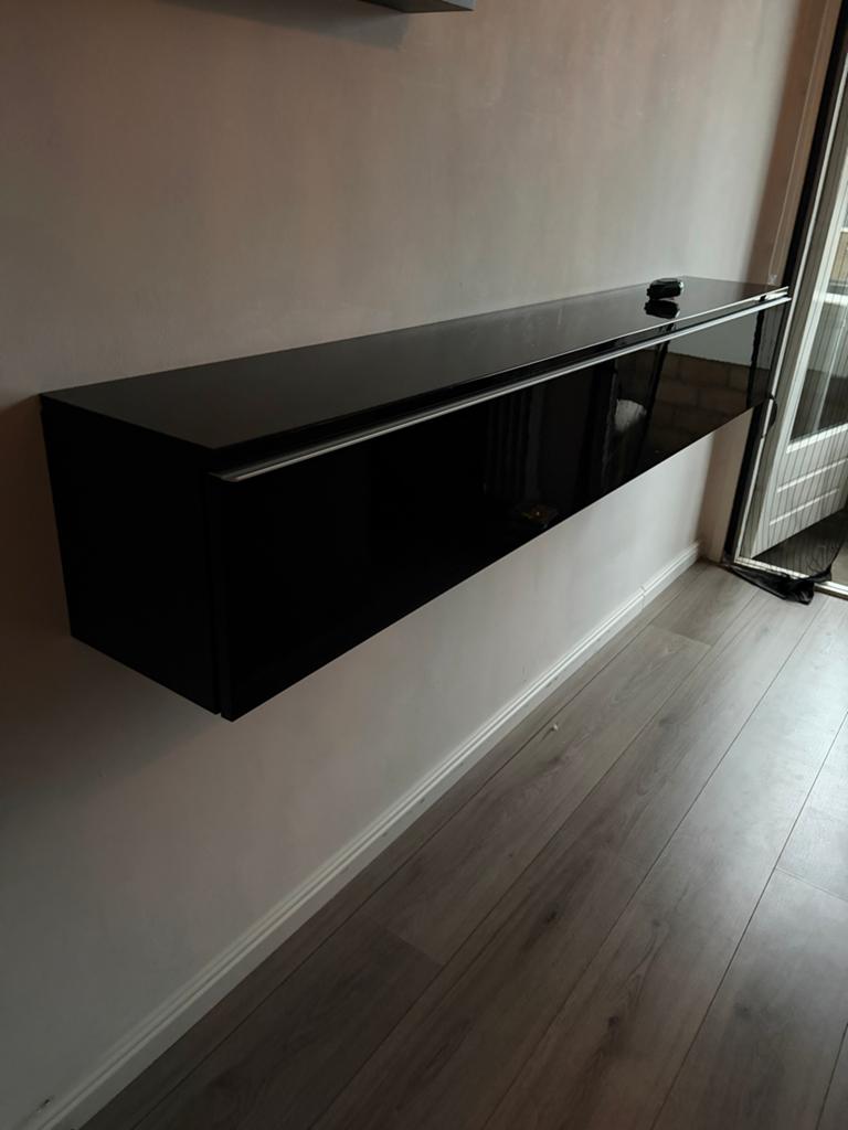 Hoogglans zwart zwevend tv meubel ikea, Ophalen, Gebruikt, 150 tot 200 cm, Minder dan 100 cm
