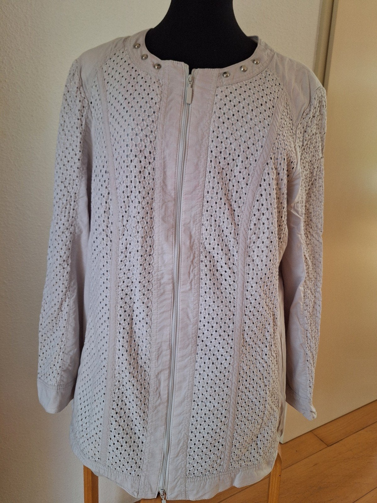 Gelco vest gebroken wit met broderiepatroon, maat 46, Ophalen of Verzenden, Zo goed als nieuw, Maat 46/48 (XL) of groter, Wit