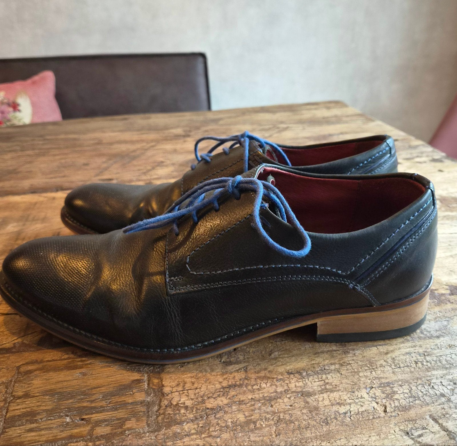 mooie blauw nette herenschoenen maat 42, Ophalen of Verzenden, Zo goed als nieuw, Blauw