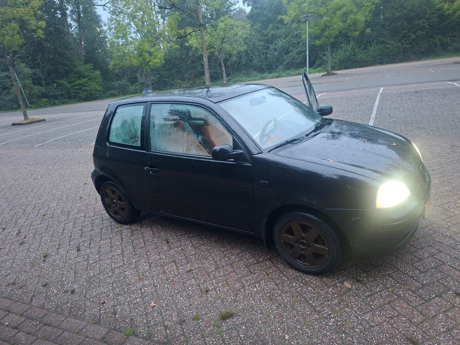 Seat Arosa 1.0 37KW 2001 Zwart, Auto's, Voorwielaandrijving, 31 €/maand, 4 stoelen, Origineel Nederlands