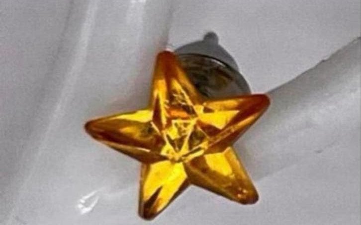 Leuke geel/oranje achtige sterren oorknopjes NIEUW, Sieraden, Tassen en Uiterlijk, Oorbellen, Overige materialen, Geel, Nieuw