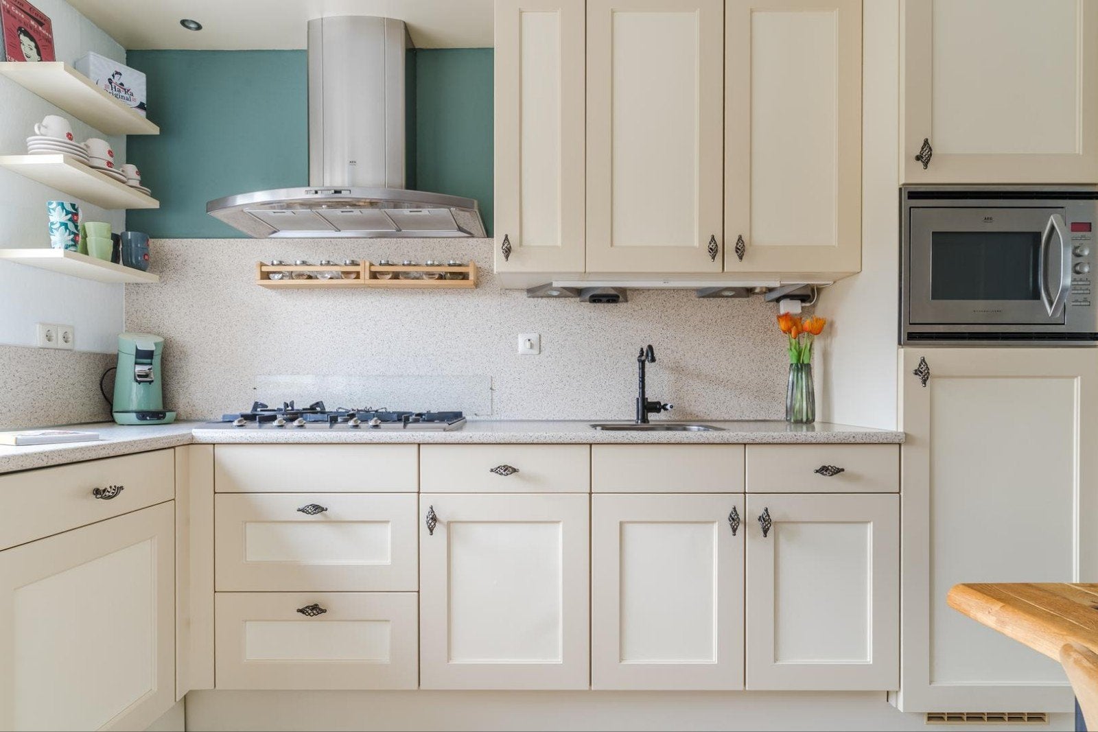 Gratis keuken met inbouwapparatuur - zelf/samen demonteren, Huis en Inrichting, Keuken | Complete keukens, Ophalen, Gebruikt, Hoekkeuken