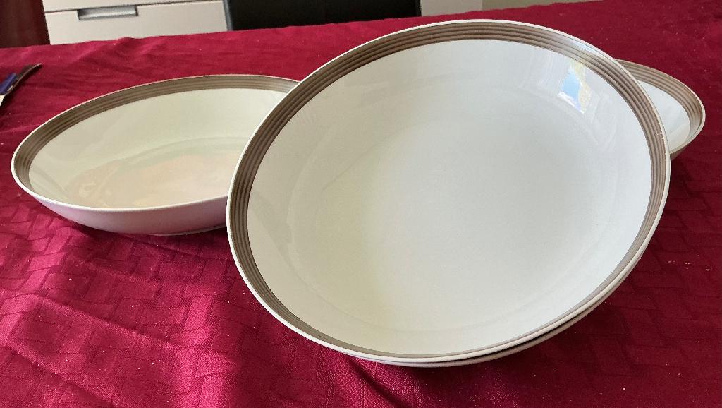 4 diepe borden Arzberg bruine rand, Huis en Inrichting, Keuken | Servies, Ophalen of Verzenden, Zo goed als nieuw, Bord(en), Overige stijlen
