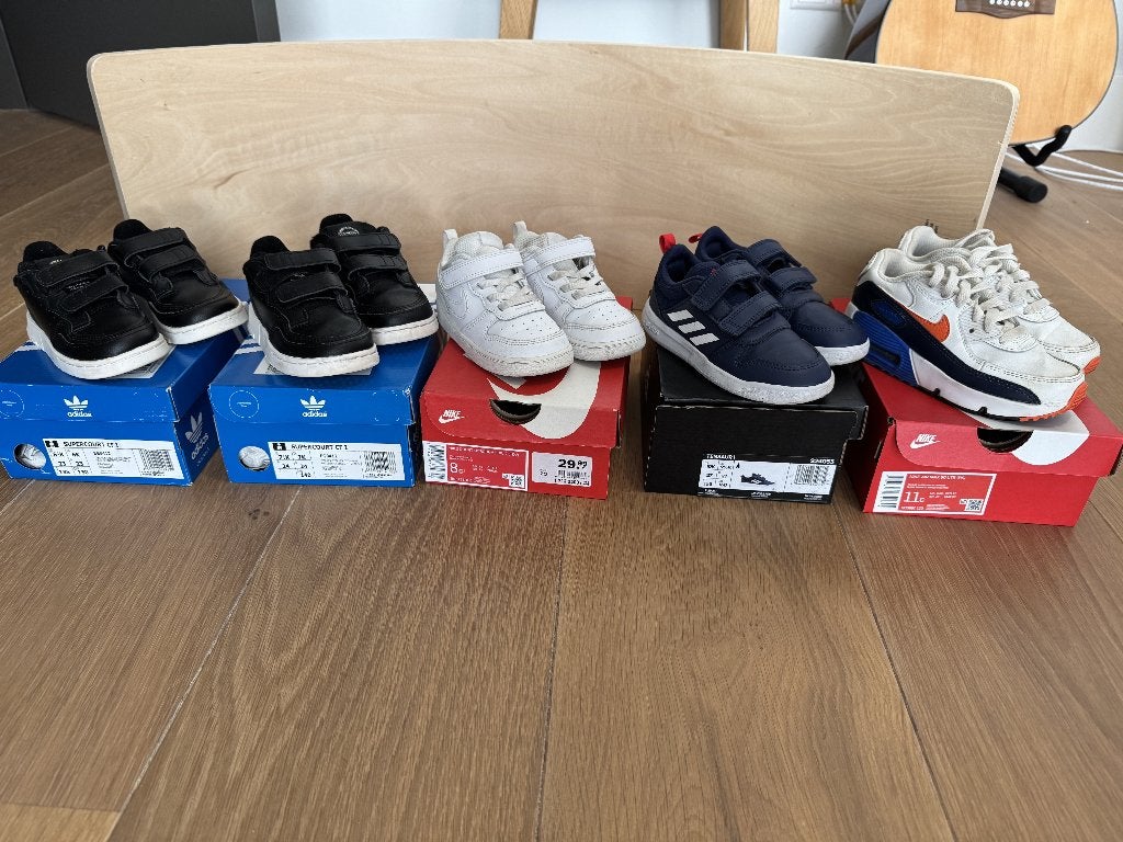 Nike en Adidas kinderschoenen meerdere maten, Kinderen en Baby's, Kinderkleding | Schoenen en Sokken, Ophalen, Gebruikt, Jongen