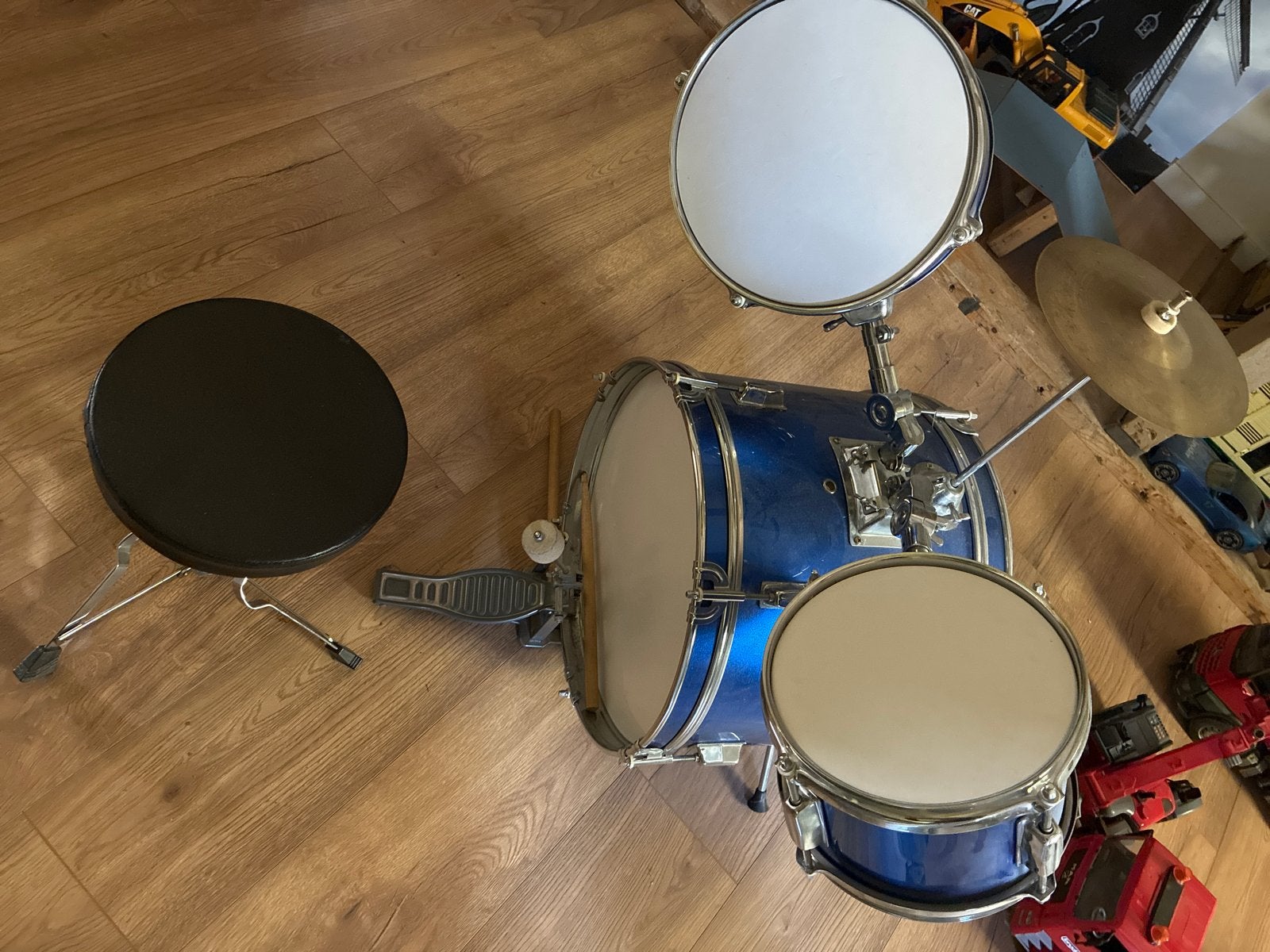 Foto 3 van New Classic Toys Kinderdrumstel - Blauw