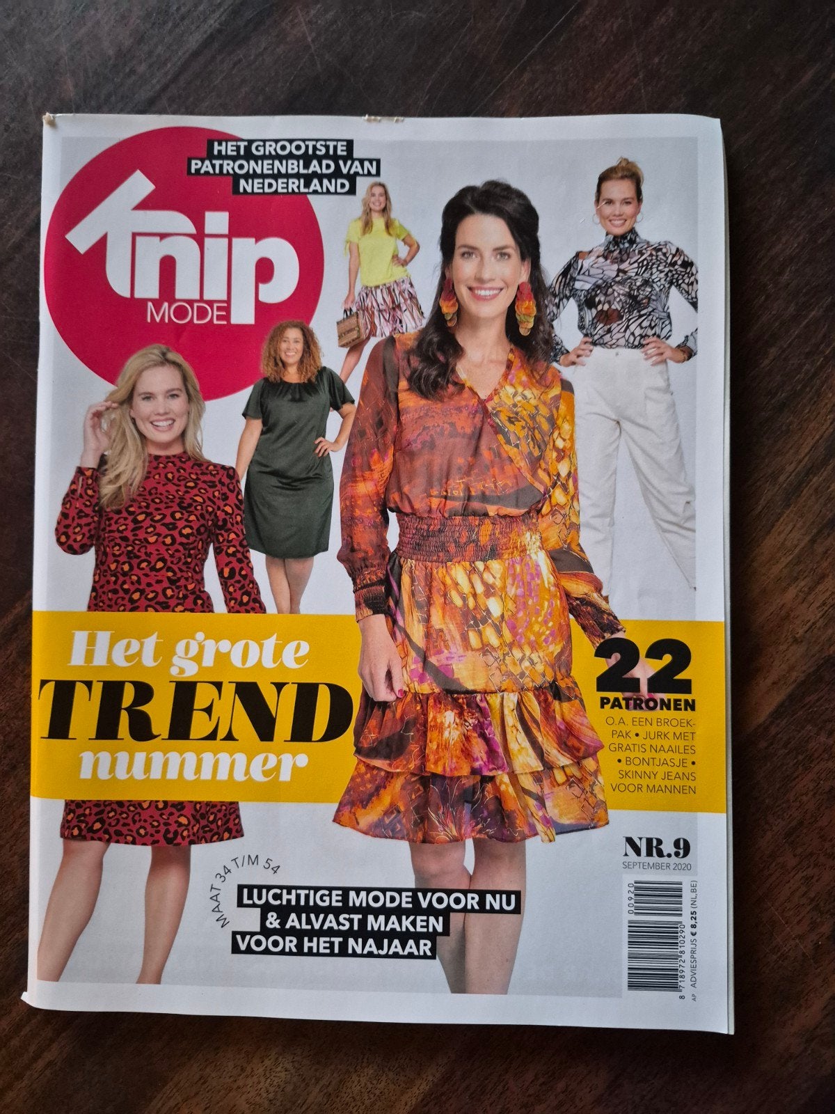 Knipmode, vrouwelijke naaipatronen voord de herfst,  34 - 54, Ophalen of Verzenden, Zo goed als nieuw, Vrouw, Knipmode