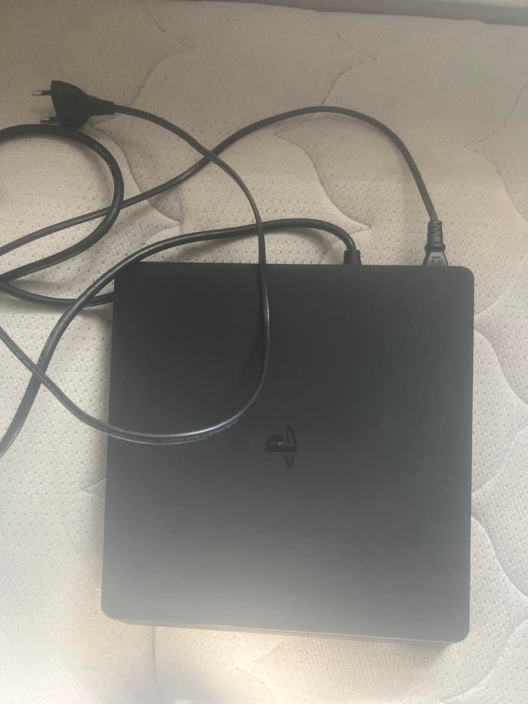PlayStation 4 Slim - Console met stroomkabel, Ophalen, Zonder controller, Slim, 500 GB