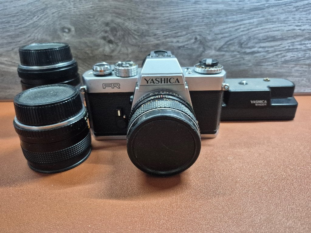 Yashica FR met meerdere objectieven, Ophalen of Verzenden, Gebruikt, Spiegelreflex, Overige Merken