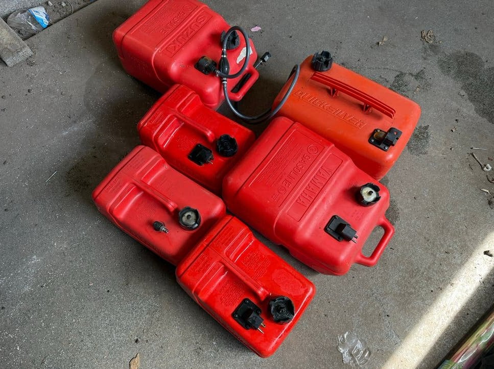 Buitenboordmotor brandstoftank 12L en 24L - Nette staat, Watersport en Boten, Ophalen of Verzenden, Gebruikt, Motor en Techniek