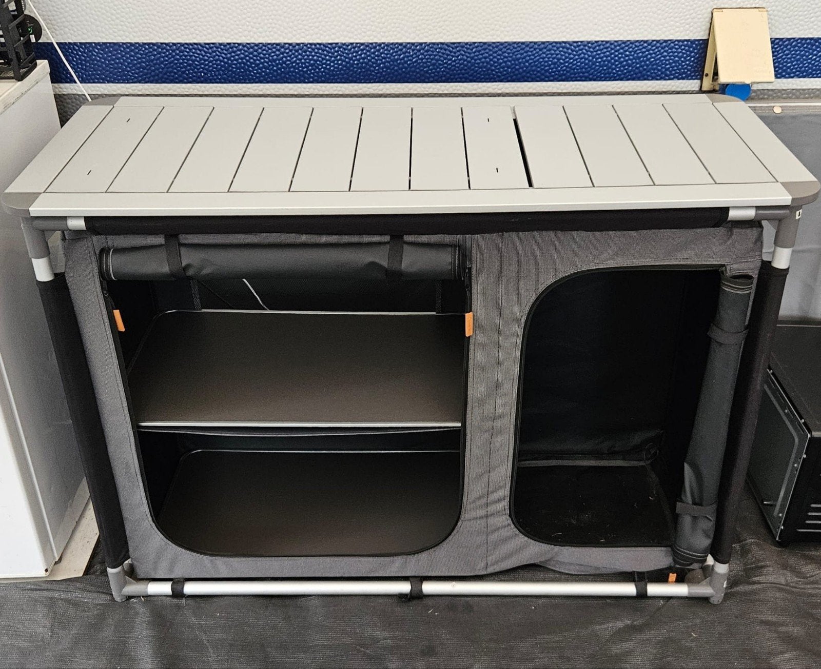 Camping/keuken kast met werkblad, Ophalen, Zo goed als nieuw