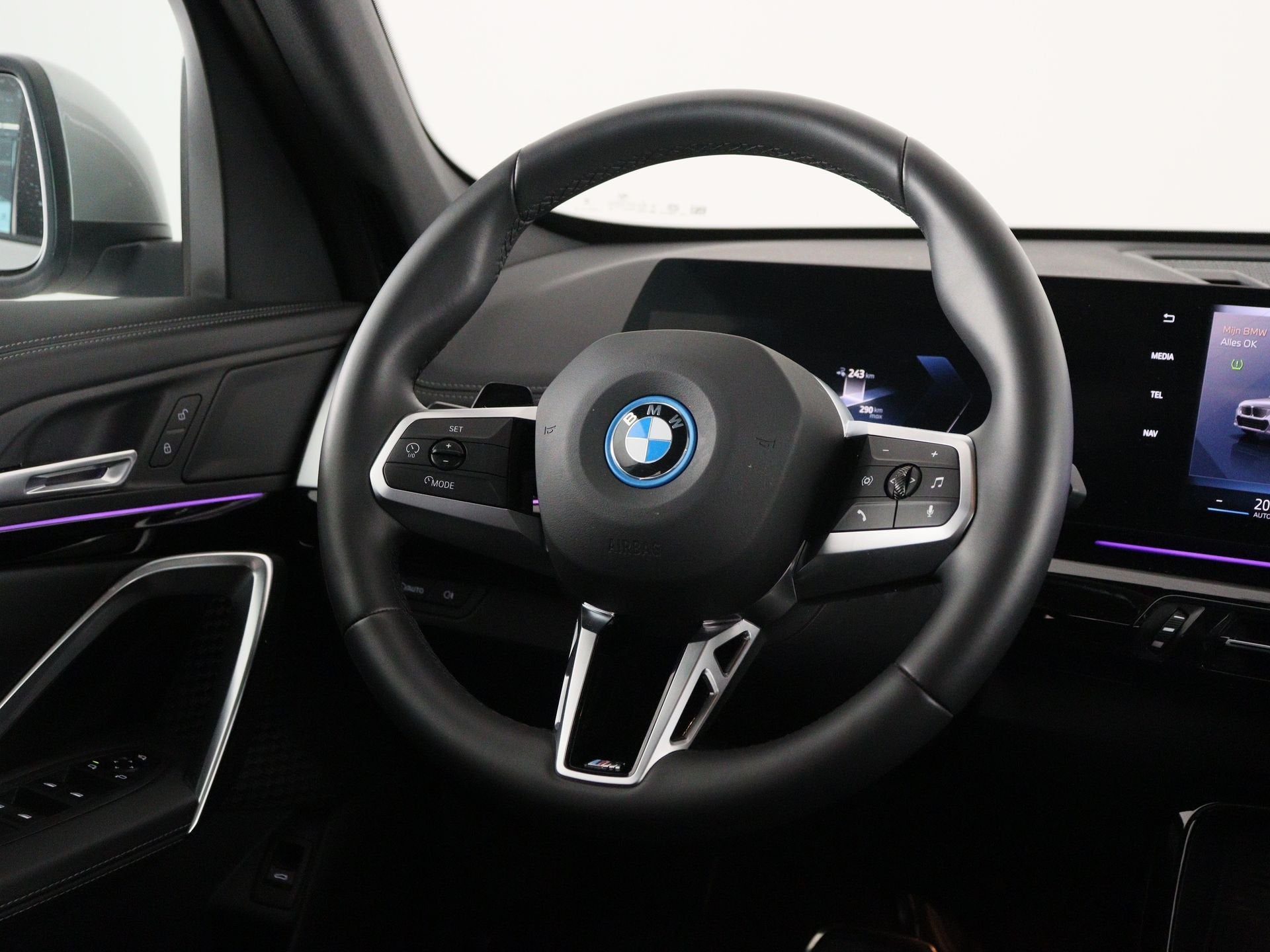 BMW iX1 xDrive30 67 kWh M Sport Edition Accu SoH 100%, Auto's, Gebruikt, Zwart, Met garantie (alle), Vierwielaandrijving