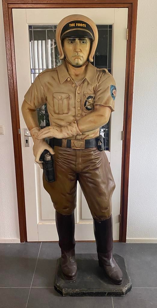 Levensgroot Polystone Beeld: Highway Patrol Agent (190 cm), Ophalen, Zo goed als nieuw, 1:35 tot 1:50, Figuur of Figuren