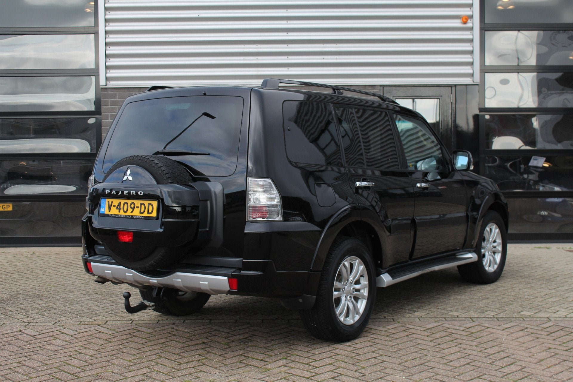 Mitsubishi Pajero 3.2 DI-D Instyle Side Window Van / Leer /, Automaat, Euro 5, Huisgarantie, 4 cilinders