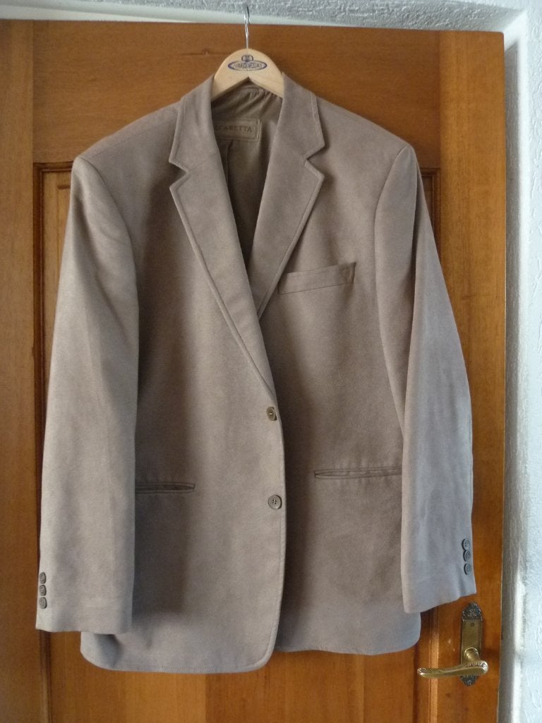mooi licht bruin alcaretta colbert, Bruin, Maat 56/58 (XL), Ophalen of Verzenden, Zo goed als nieuw
