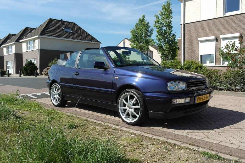 Volkswagen Golf 1.8 Cabriolet 66KW AUT E2 1996 Blauw, 4 cilinders, Cabriolet, Open dak, Origineel Nederlands