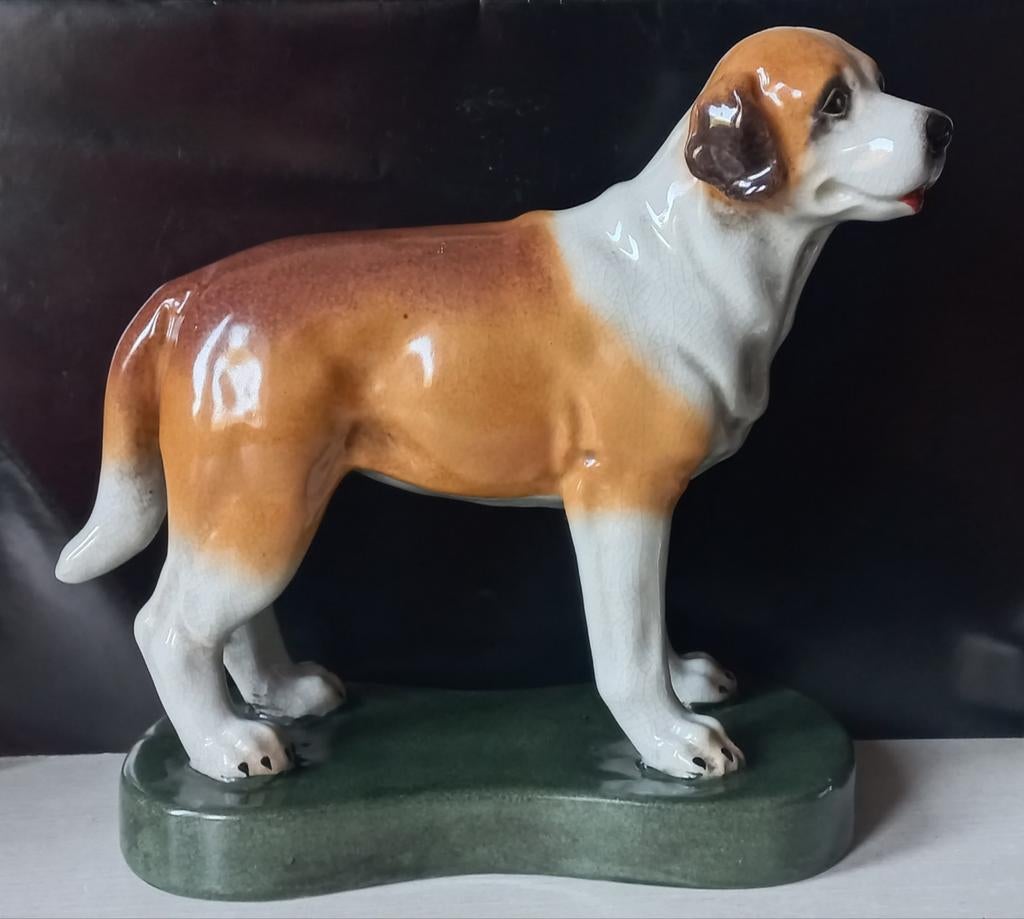 Twee beeldjes van Sint Bernhard honden., Ophalen