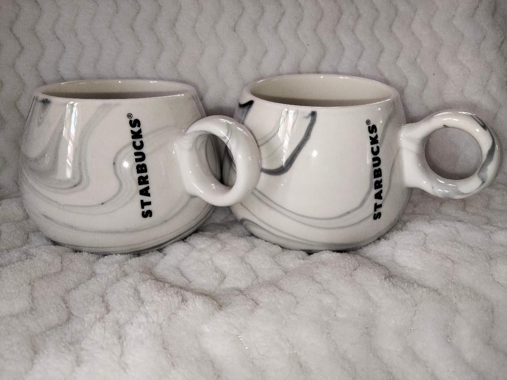 2 nieuwe bekers/mokken Starbucks grijs-wit, Ophalen of Verzenden, Nieuw, Gebruiksvoorwerp